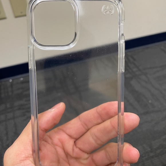Speck iphone12 pro clear case - Picture 2 of 4